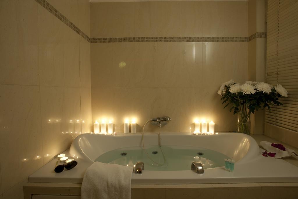 King Room Spa Bath