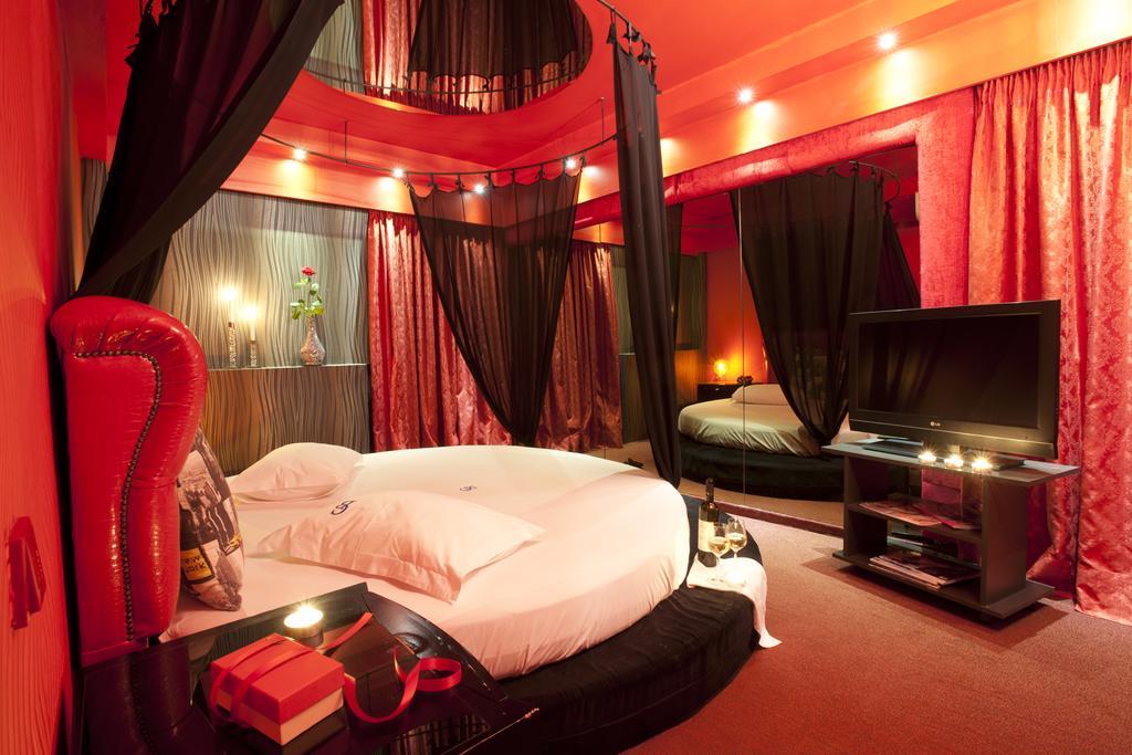 Queen Room Spa Bath